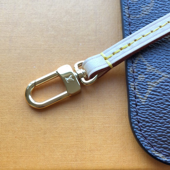 PINK 🌸🌸 NEW 🌸🌸 Louis VuittonPochette Wristlet - Picture 6 of 15